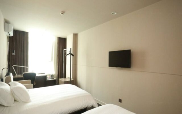 Jinjiang Inn QinZhou East Station City Government