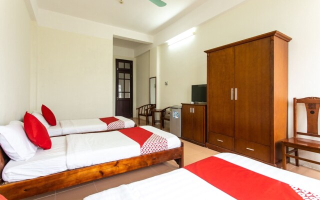 OYO 594 Cua Dai Beach