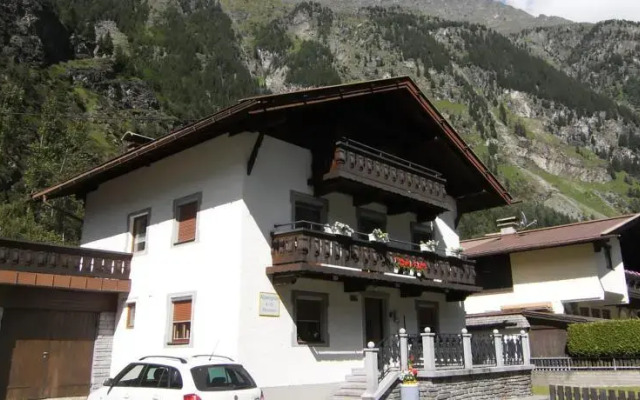 Alpengrün
