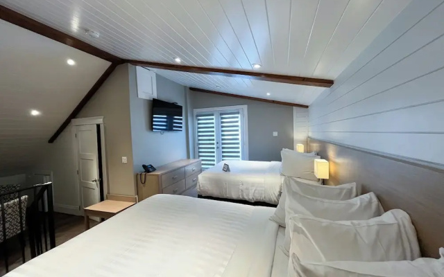 Colonial Hotel & Suites