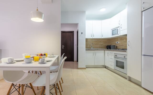 PLAZA DE LA MERCED Studio XII