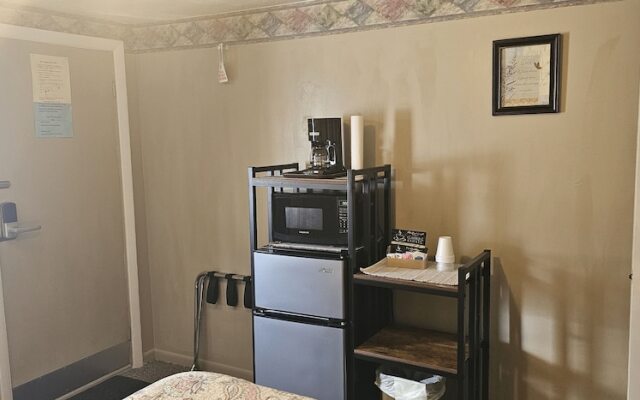 River Country Motor Lodge