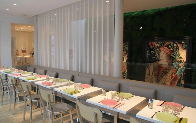 Le Cesar Hotel