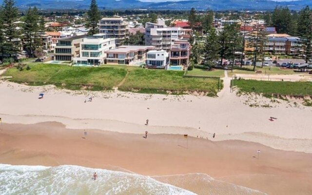Absolute Beachfront Holiday House