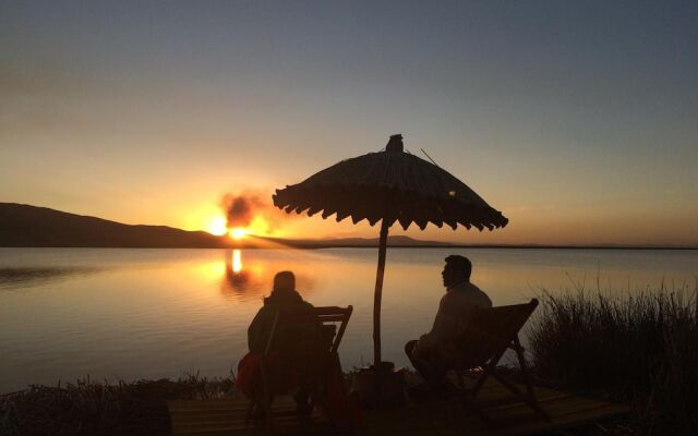 Uros Titicaca Lodge