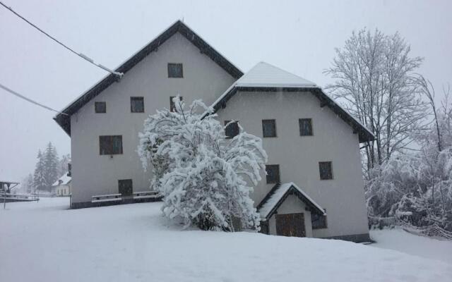 Youth Hostel Nika