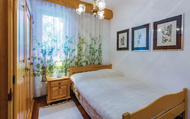 Beautiful Home in Novigrad With Wifi and 2 Bedrooms