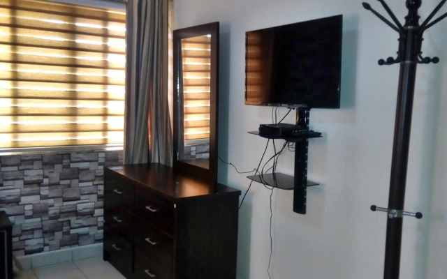 Regimanuel Apartments - Kwabenya