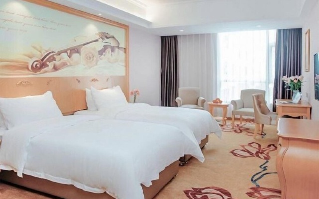 Vienna Hotel (Xinyi Jiaoyucheng River View) – Guest Rooms – Maoming