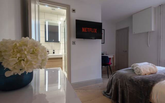 Kings House by Karah Boutiques