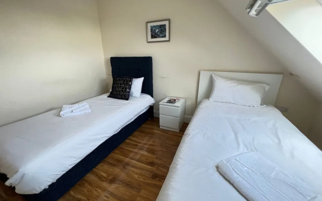 RC Airport Rooms