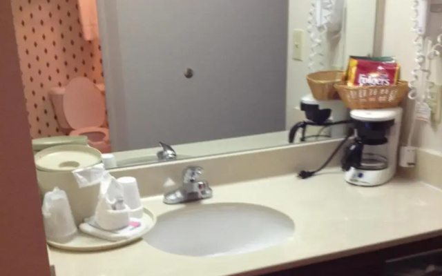 Country Hearth Inn & Suites Willard