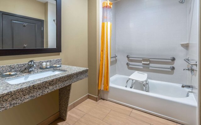 La Quinta Inn & Suites Muskogee