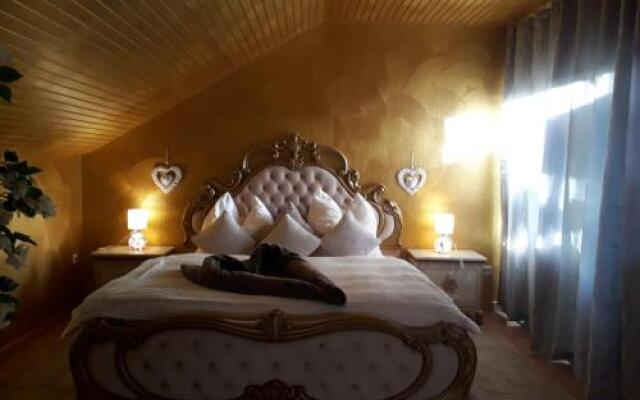 Whirlpool Suite Marrakesch-Lounge