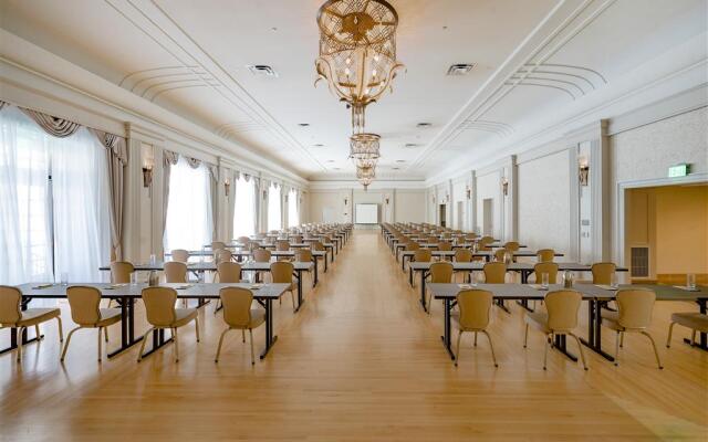 Hotel Fort Des Moines, Curio Collection by Hilton