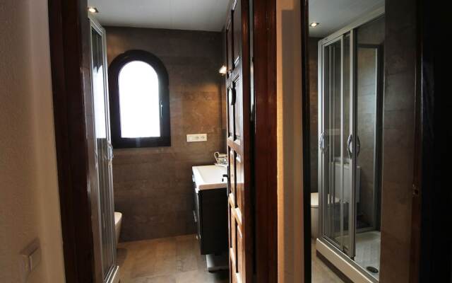 Comely Holiday Home in Empuriabrava With Barbecue