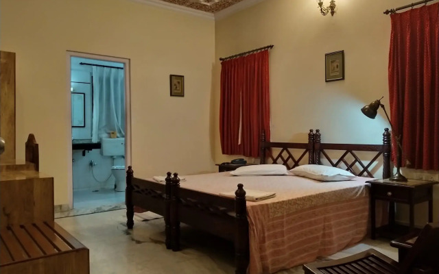 Anuraag Villa