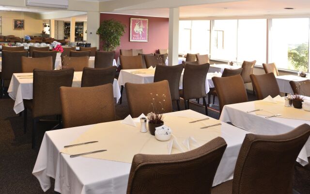 Twin Towers Inn