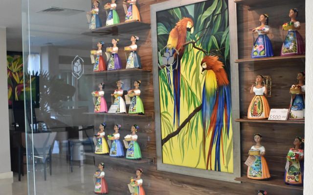 Astur Hotel y Suites