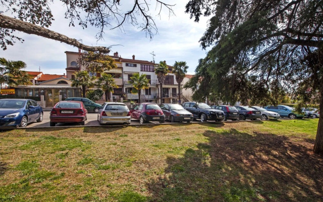 Apartment Mirela with Sea view