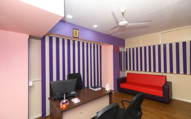 Olive Castles Inn by OYO Rooms