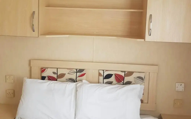 2br-pool-garden-parking-wifi-sleeps6