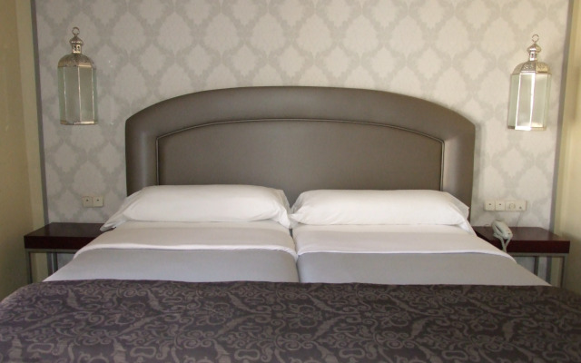Hotel Macià Alfaros