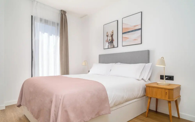 Limehome Barcelona Plaça Pirineus