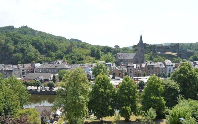 Holiday Home in La Roche-en-ardenne Near Forest