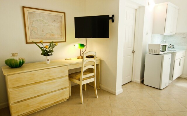 Cattleya's Green Suite Exquisite