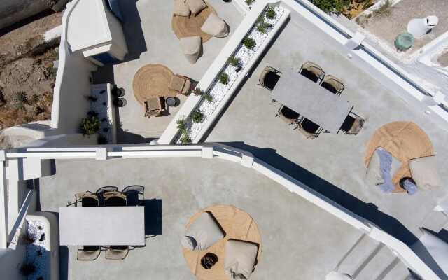 Acave Santorini Suites