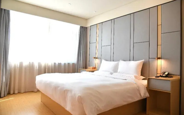 Ji Hotel (Rizhao Lighthouse Seaside Scenic Area)