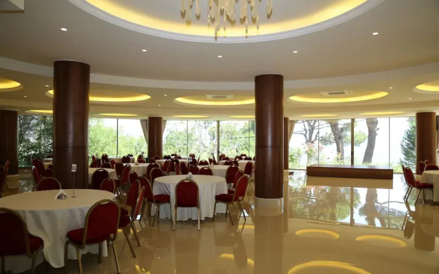 Douma Hotel
