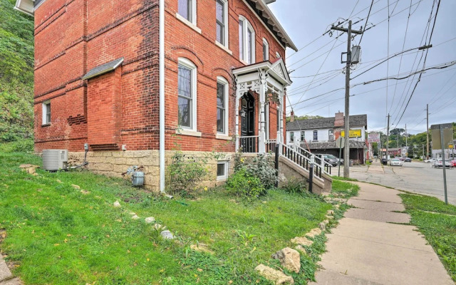 < 1 Mi to Downtown: Historic Dubuque Gem!