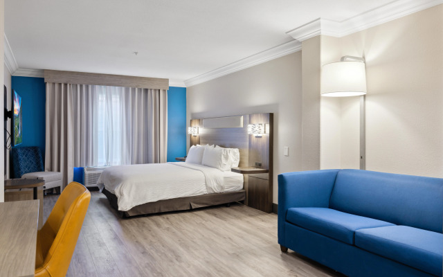 Holiday Inn Express Hotel & Suites Vacaville by IHG