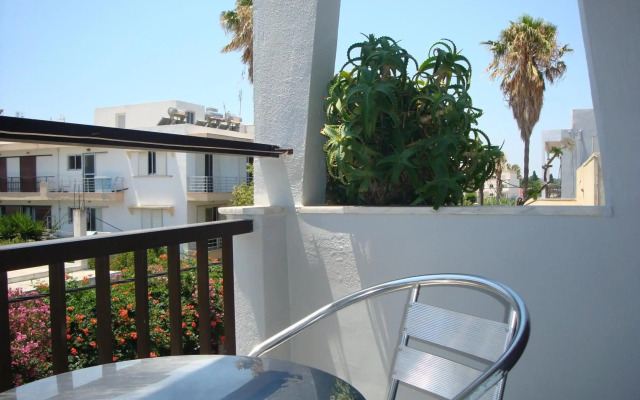 Karis Hotel