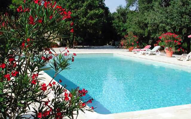 Chateau De Meyrargues