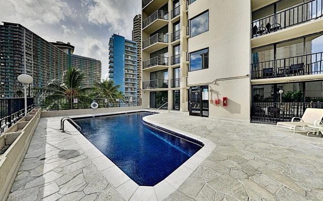 Homey Aqua Palms Studio Condo by RedAwning