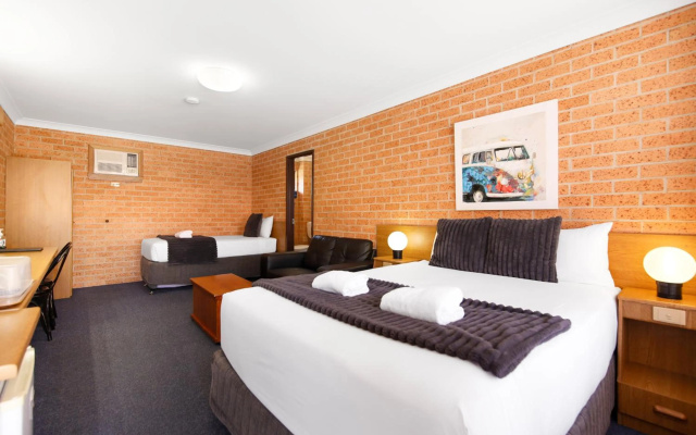 Royal Palms Motor Inn – Guest Rooms – Coffs Harbour