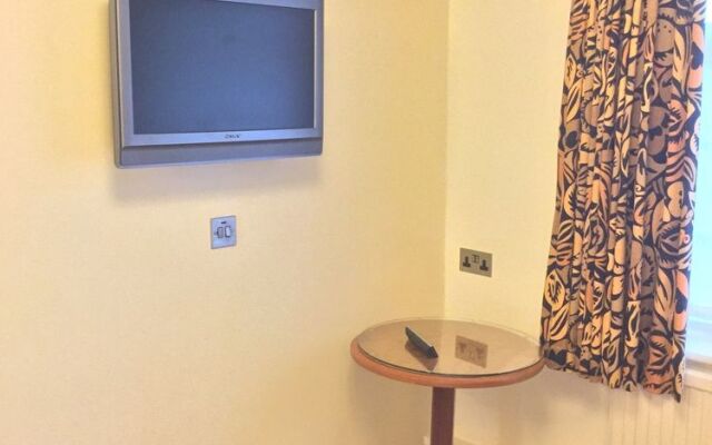 The Royal Chace Hotel