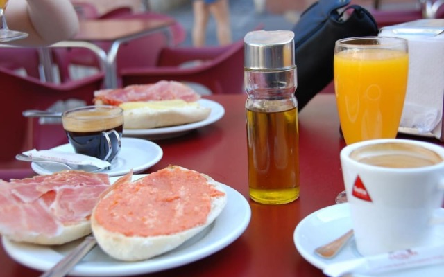 24H Hostal Antequera