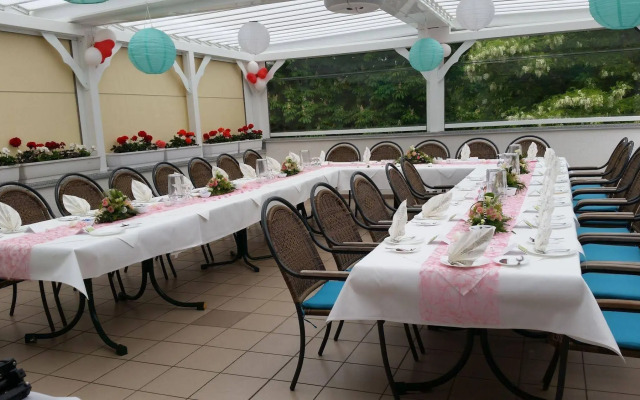 Hotel & Restaurant Park Cafe ISA