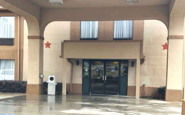 Days Inn & Suites by Wyndham Eunice