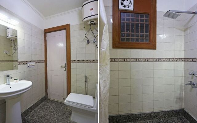 Oyo 41667 Paschim Vihar Inn