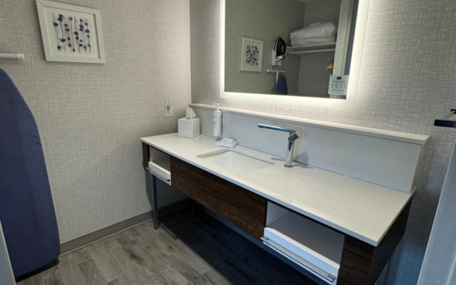 Hampton Inn by Hilton Kingston