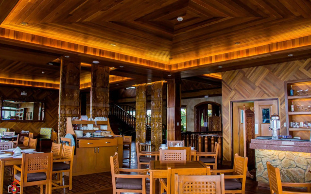 Alta D' Tagaytay Hotel