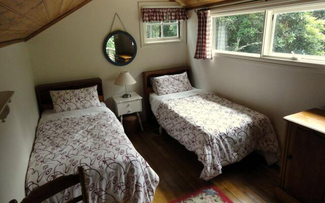 Stones Throw Cottage Bed & Breakfast