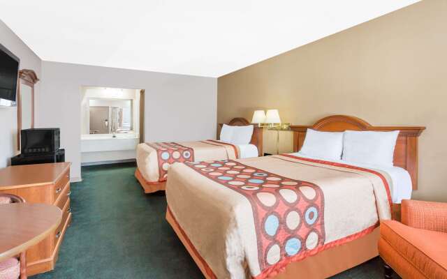 Super 8 by Wyndham Greensboro