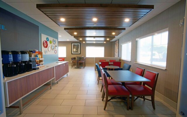 Holiday Inn Express & Suites Canyonville