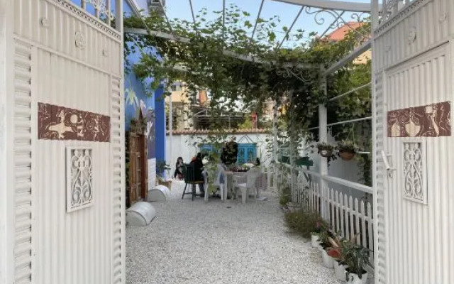 Yining Yueye Homestay